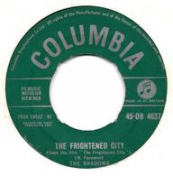 SP 45 RPM (7")   The Shadows  "  The Frightened City  "  Angleterre - Instrumental