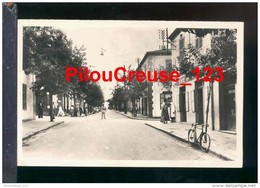 Delcampe - ALGERIE - BATNA - BORDJ BOU ARRENIDJ - " Rue De Constantine - Agent De Circulation Au Milieu Du Carrefour " - Batna