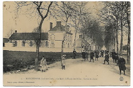 MARCHENOIR - Le Mail - L'école Des Filles - Sortie De Classe - Marchenoir