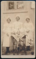 Cca 1910 Elsőáldozó Lányok Keményhátú Fotó 7x11 Cm - Andere & Zonder Classificatie
