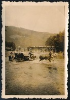 1941 Átkelés A Pruton, Hátoldalon Feliratozott Fotó, Sarkán Törésnyommal, 8,5×6 Cm - Andere & Zonder Classificatie