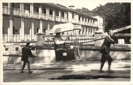 * T2 Hong Kong, Hongkong; Sedan Chair, Litter. Hong Kongese Folklore. Photo - Ohne Zuordnung