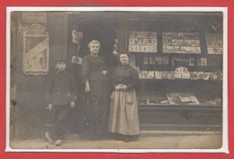 Commerce MARCHANDS - Magasin De Vente De CARTES POSTALE - Verkopers