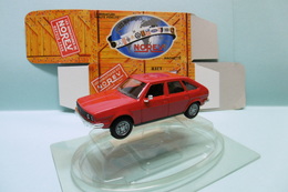 Norev / Hachette - RENAULT 30 R30 Rouge NBO 1/43 - Norev