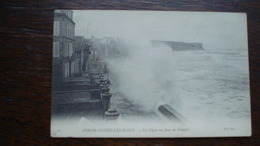 ARROMANCHES  - DIGUE UN JOUR DE TEMPETE - Arromanches