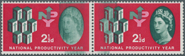 Großbritannien: 1962, 2½ D. Myrtle-green And Carmine-red, Horiz. Pair With Partial Ink Smudge Of Gre - Autres & Non Classés