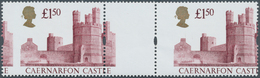 Großbritannien: 1992, £ 1.50 Caernarfon Castle, Horiz. Gutter Pair, Showing Variety "totally Misperf - Autres & Non Classés