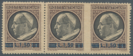 Vatikan: 1945, 1,50 L On 1 L Brown/black, Horizontal Strip Of 3, Vertically Imperforated Between Cen - Neufs