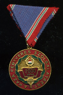 SZOLGÁLATI Érdemérem 2000 Ejtőernyős Ugrás Után  /  2000 Jump Paratrooper Medal - Army