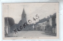 89 Véron ( Yonne ) - Place De L' Eglise - Animé Passants  Sur La Place Publicité Au Mur BYRRH   - CPA  Herimann & Morel - Veron