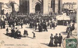 Bergerac       24      Sortie D'Eglise      (voir Scan) - Bergerac