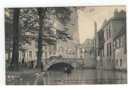 6 - Bruges Le Pont De Gruuthuse,dans Le Fond Le Palais Et L'Eglise Notre-Dame - Brugge