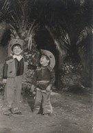 8349.   Vintage Old Foto Photo Bambini Vestiti Da Cow Boy Children Dressed As Cowboys Foto De Naro Palermo  10x7 - Persone Anonimi