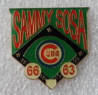 Pin's Baseball Cubs De Chicago . Sammy Sosa . 1998 1999 . 27X30 Mm . Superbe - Honkbal