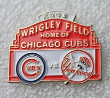 Pin's Baseball Cubs De Chicago . Yankees 2003 . 23X29 Mm . Superbe - Baseball