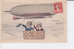 Zeppelin Avec Un Jeune Couple Dans La Nacelle ( Cp Colorisée ) - Año Nuevo