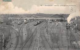 Périgueux         24        Intérieur De La Gare Et La Passerelle 3              (voir Scan) - Périgueux