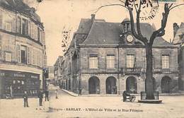 Sarlat La Caneda            24        Hôtel De Ville Et Rue Fénelon        (voir Scan) - Sarlat La Caneda