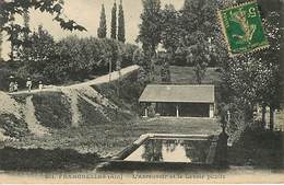 01 : Franchelins  L'abreuvoir  Et Le Lavoir Public - Non Classés