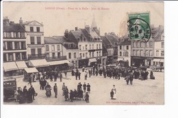 LAIGLE - Place De La Halle - Jour De Marché - L'Aigle