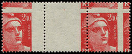 ** VARIETES - 714   Gandon,  2f.40 Vermillon, Piquage En CROIX, PAIRE Interp., TB - Unused Stamps
