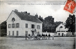 91. ESSONNE - VERT LE PETIT - La Place D'Armes Et La Statue Du Général Duquesne - Vert-le-Petit