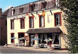 14 - VIERVILLE Sur MER : Bar Hotel Restaurant DE LA PLACE ( Bon Plan Exterieur ) CPSM Grand Format - Calvados - Autres & Non Classés