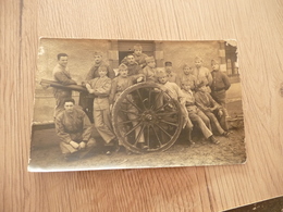 Carte Photo Militaria Militaires Canon Canonniers Artillerie 32 Au Képi? - Ausrüstung