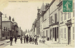 08 Vouziers Rue Bournizet Belle Animation J. Winling Charleville  PUB Automobiline - Vouziers