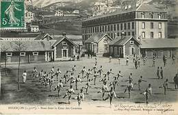 05 Briançon : Boxe Dans La Cour Des Casernes - Briancon