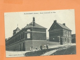 CPA   Très Abîmée  - Flixecourt    -(Somme ) - Ecole Communale Des Filles - Flixecourt