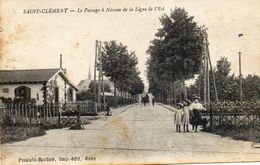 - St CLEMENT (89) - Le Passage à Niveau De La Ligne De L'est  (animée)  -18038- - Saint Clement