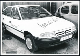 1992 'Íme, Az Első!' - Az Első Opel Astra Magyarországon, Fotó, 12,5×18 Cm - Altri & Non Classificati