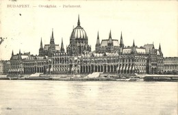 T2 Budapest V. Országház - Unclassified