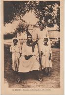 DAV :  BENIN :  Famille  Notable  Catholique Et  Ses  Enfants   (  Mission  Lyon ) - Benin
