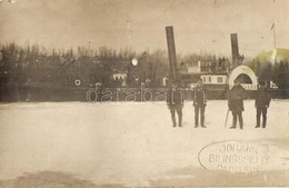 ** T2/T3 Achilles Oldalkerekes Gőzüzemű Vontatóhajó Télen A Befagyott Dunán, Johann Eilingsfeld Kapitány Felvétele / 'AC - Non Classificati