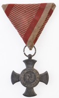 1916. 'Vas Érdemkereszt A Vitézségi Érem Szalagján' Hadifém Kitüntetés Mellszalagon T:2 
Hungary 1916. 'Iron Merit Cross - Sonstige & Ohne Zuordnung