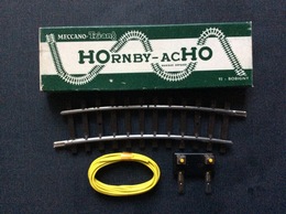 HORNBY MECCANO-TRIANG AcHO 1/2 Rail Courbe A Une Coupure+Une Plaque Connexion,Deux Fils Jaunes Réf. 7640 - Rails