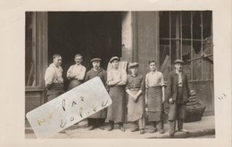 ROMAINVILLE  - Des Ouvriers Qui Posent Devant Leur Atelier ( Carte Photo ) - Romainville