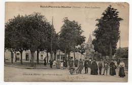 SAINT PIERRE LE MOUTIER--1913--Place Gambetta  (trés Animée ,brouette )..pas Très Courante.......à Saisir - Saint Pierre Le Moutier