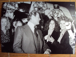 RARE Photo De Presse JAMES BOND 1979 MOONRAKER Avec Roger Moore - Other Formats