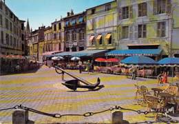 17 - LA ROCHELLE ( Rue Commerçante ) La Place De La Chaîne Près Des Tours - CPSM CPM GF - Charente Maritime - La Rochelle