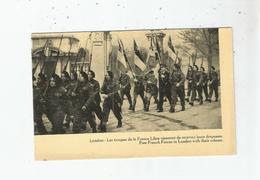 LONDRES LES TROUPES DE LA FRANCE LIBRE VIENNENT DE RECEVOIR LEURS DRAPEAUX. FREE FRENCH FORCES IN LONDON GUERRE 1939 45 - Guerre 1939-45