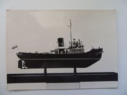 Tug B -60 / Model  / Poland /  1963 Year - Tugboats
