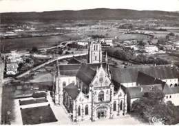 01 - BOURG EN BRESSE : Vue Aérienne De L'Eglise - CPSM Dentelée Noir Blanc Grand Format 1958 - Ain - Brou - Iglesia