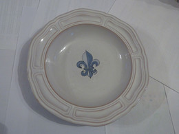 ASSIETTE  HENRIOT QUIMPER Décor FLEUR DE LYS - Quimper/Henriot (FRA)