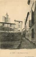 UZES  RUE ENTRE LES TOURS        Précurseur Vierge - Uzès