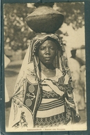 MADAGASCAR - Femme Des Comores - TBE - Comores