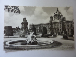 Cartolina "WIEN Museum Mit Maria Theresa Denkmal" Anni '50 - Museen