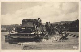 CP Postkarte Foto Serie Unsere Wehrmacht Pioniere B Uebersetzung Passage Véhicule Militaire + équipage Barque Bateau - Guerre 1939-45